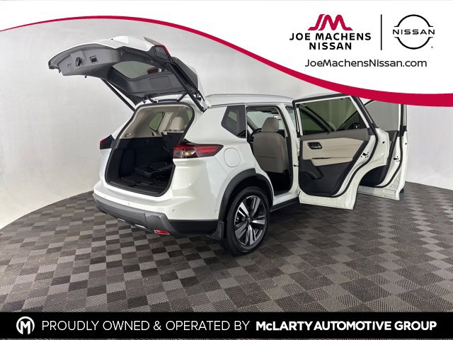 Used 2024 Nissan Rogue SL w/ SL Premium Package image 14