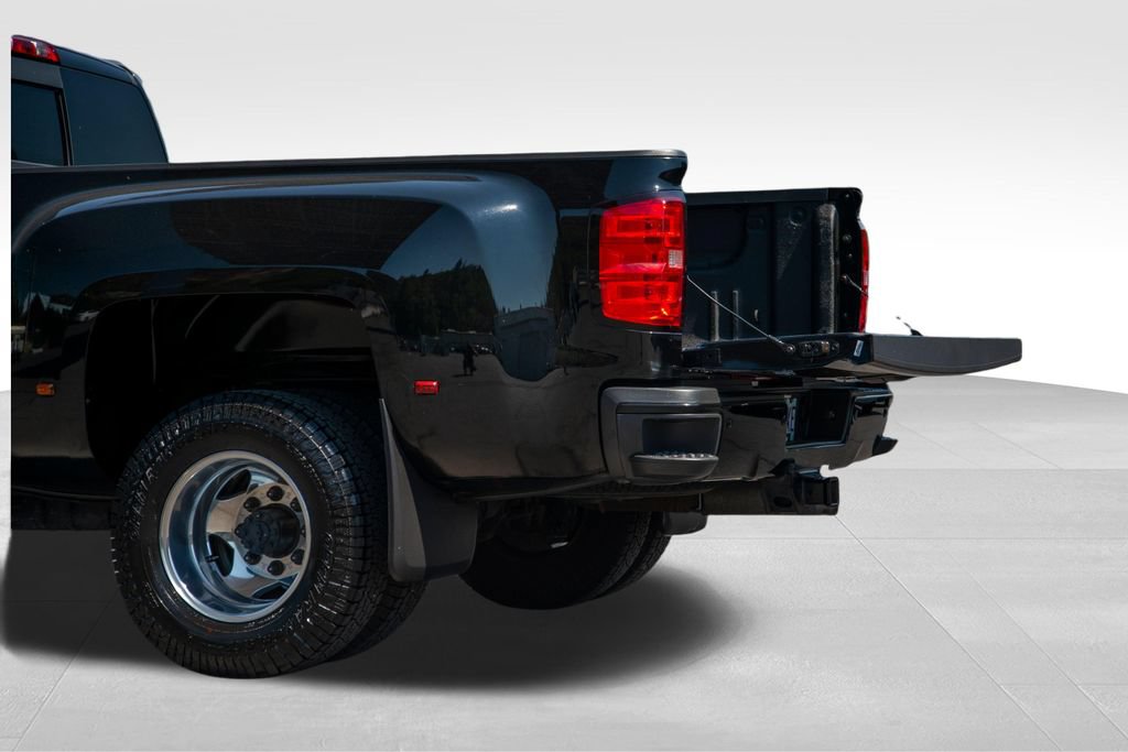 Used 2017 Chevrolet Silverado 3500 LTZ AWD/4WD image 9