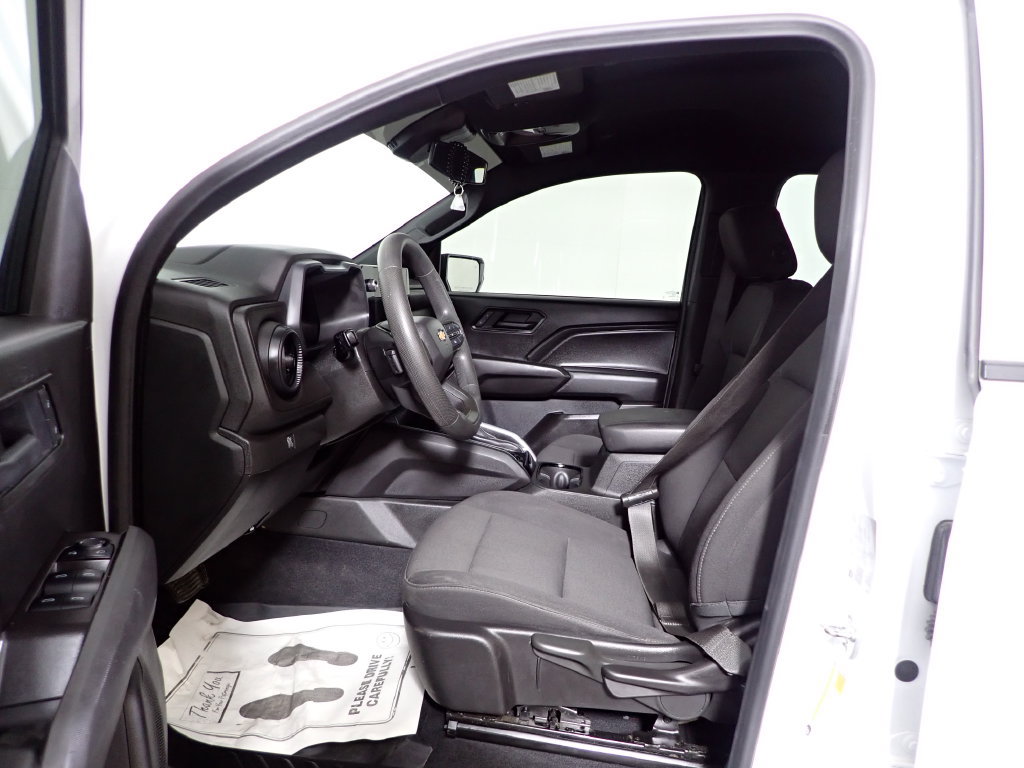 Used 2025 Chevrolet Colorado W/T AWD/4WD image 21