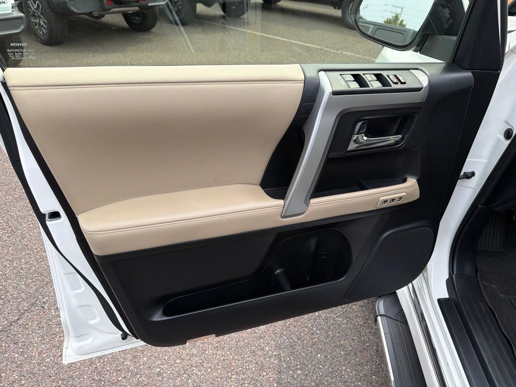 Used 2023 Toyota 4Runner Limited AWD/4WD image 5
