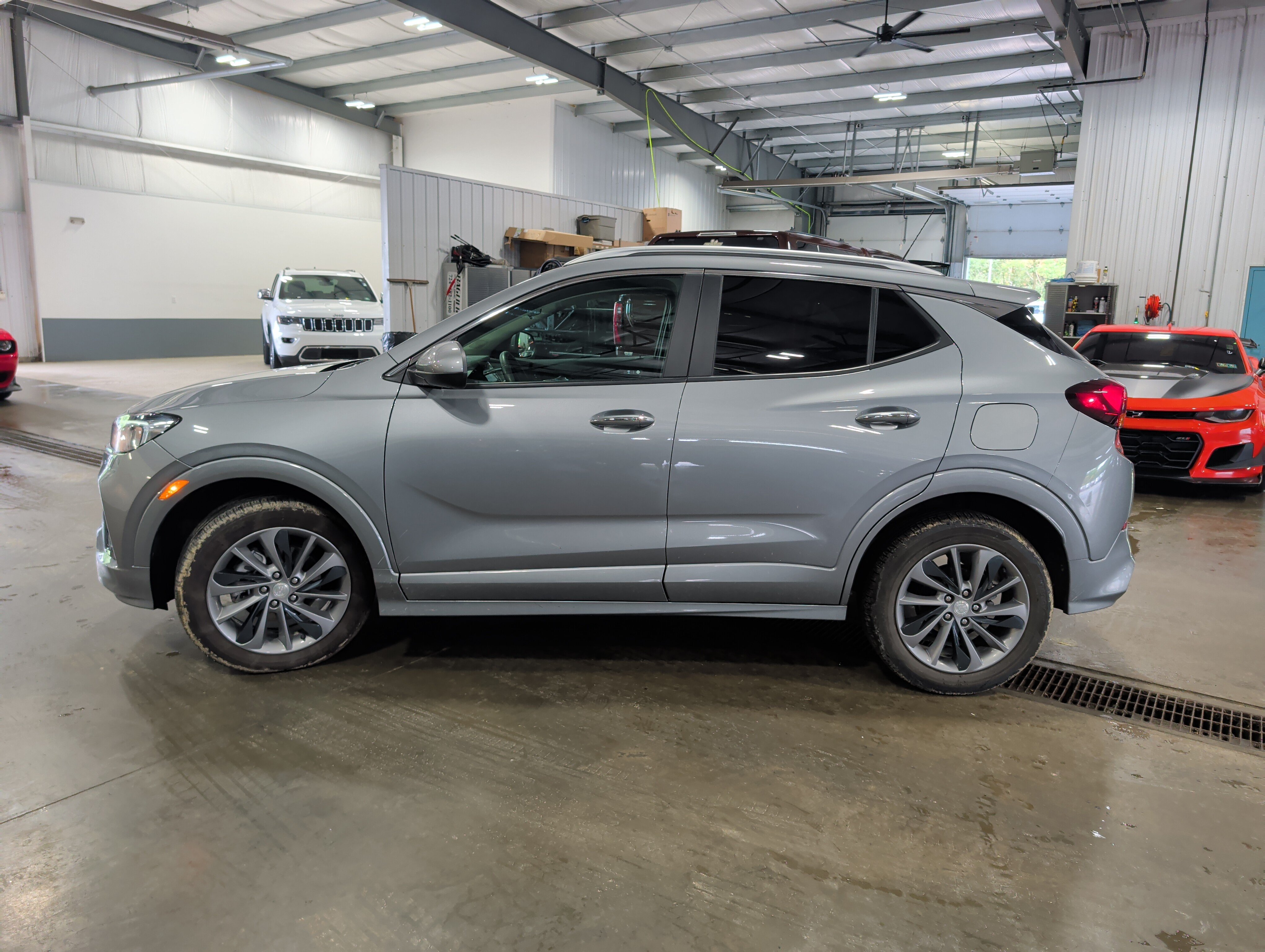 Used 2023 Buick Encore GX Select w/ Sport Touring Package FWD image 5