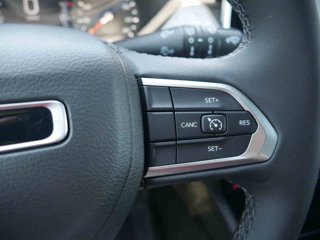 New 2025 Jeep Compass Latitude image 34