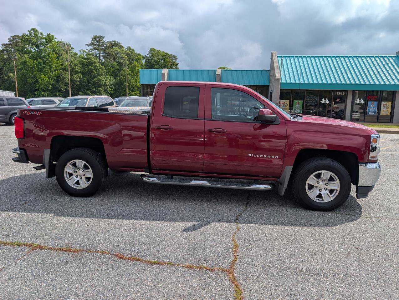 Used 2017 Chevrolet Silverado 1500 LT w/ All Star Edition AWD/4WD image 9
