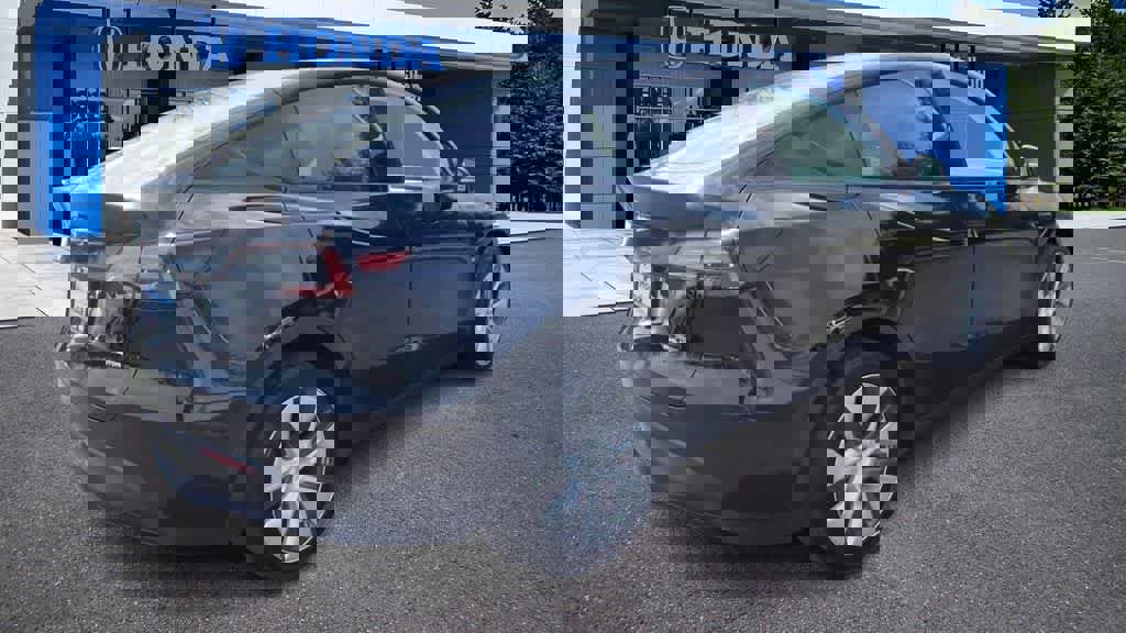 Used 2023 Tesla Model Y Long Range image 8