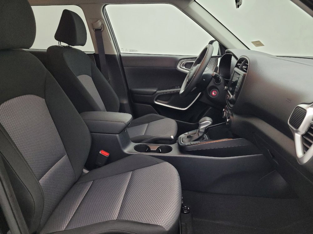 Used 2025 Kia Soul LX w/ LX Technology Package image 21