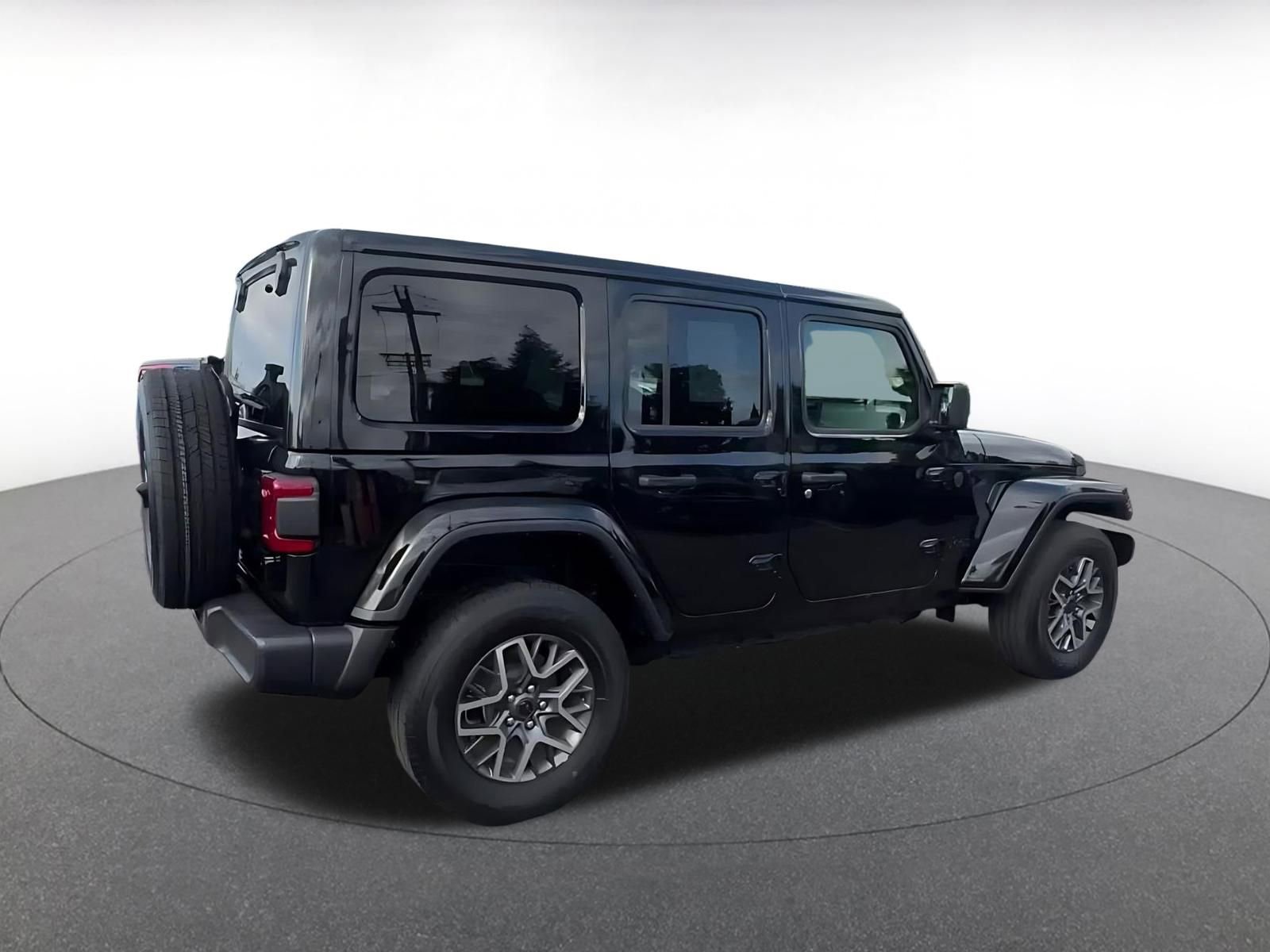 Used 2025 Jeep Wrangler Unlimited Sahara AWD/4WD image 14
