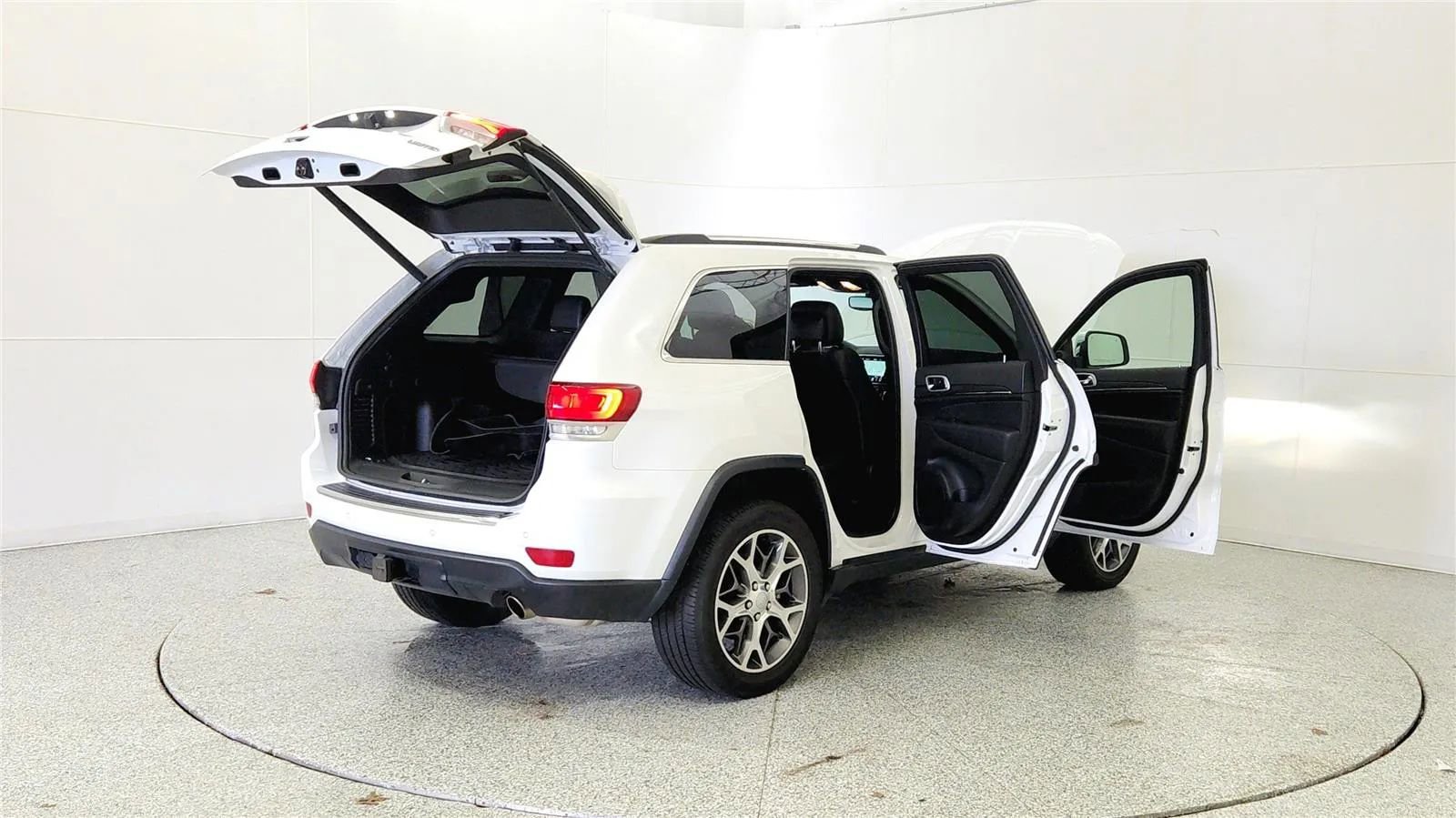 Used 2022 Jeep Grand Cherokee Limited w/ Trailer Tow Group IV image 12