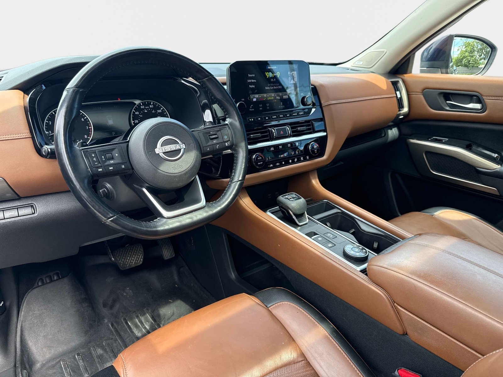 Used 2022 Nissan Pathfinder Platinum w/ Cargo Package AWD/4WD image 17