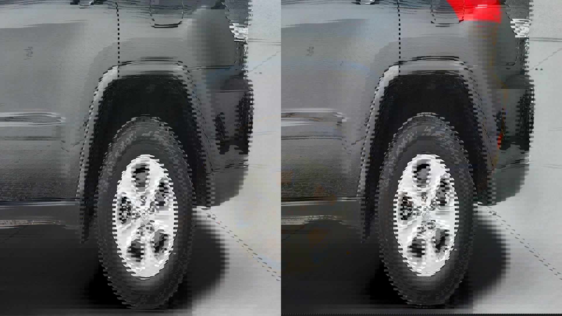 Used 2014 Jeep Grand Cherokee Laredo w/ Security & Convenience Group RWD image 37