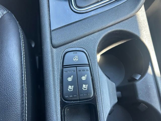 Used 2017 Kia Niro Touring FWD image 23