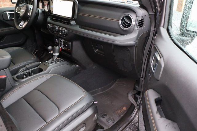 New 2026 Jeep Wrangler Unlimited Sahara AWD/4WD image 46