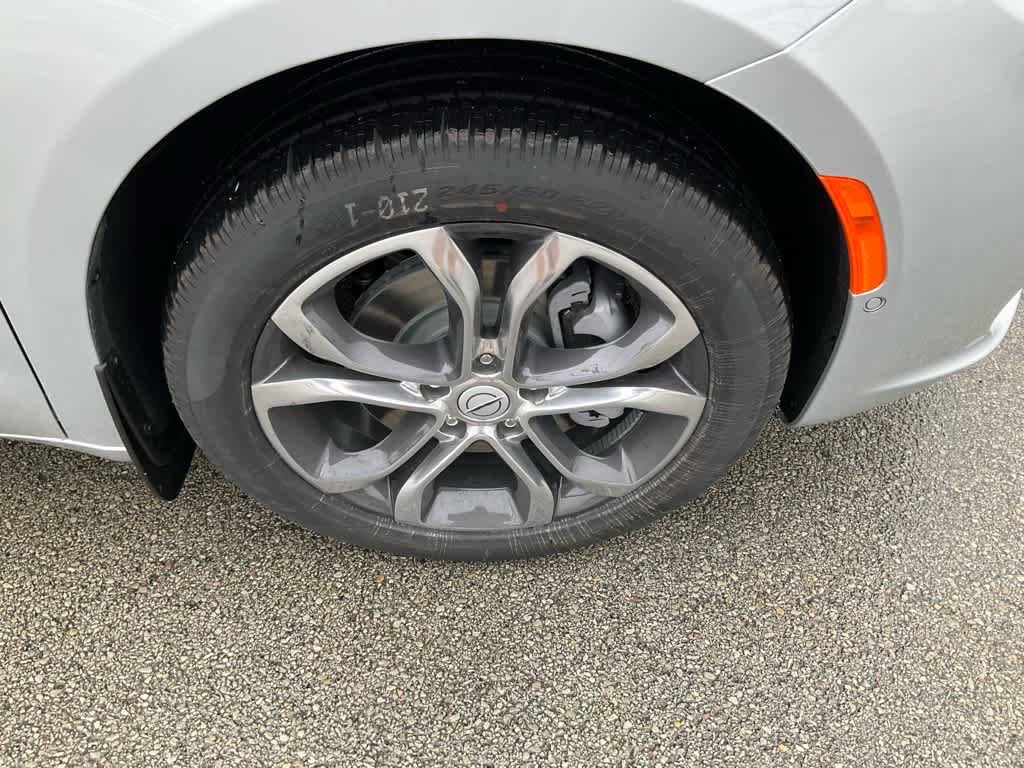 New 2026 Chrysler Pacifica Pinnacle w/ Trailer Tow Group AWD/4WD image 39