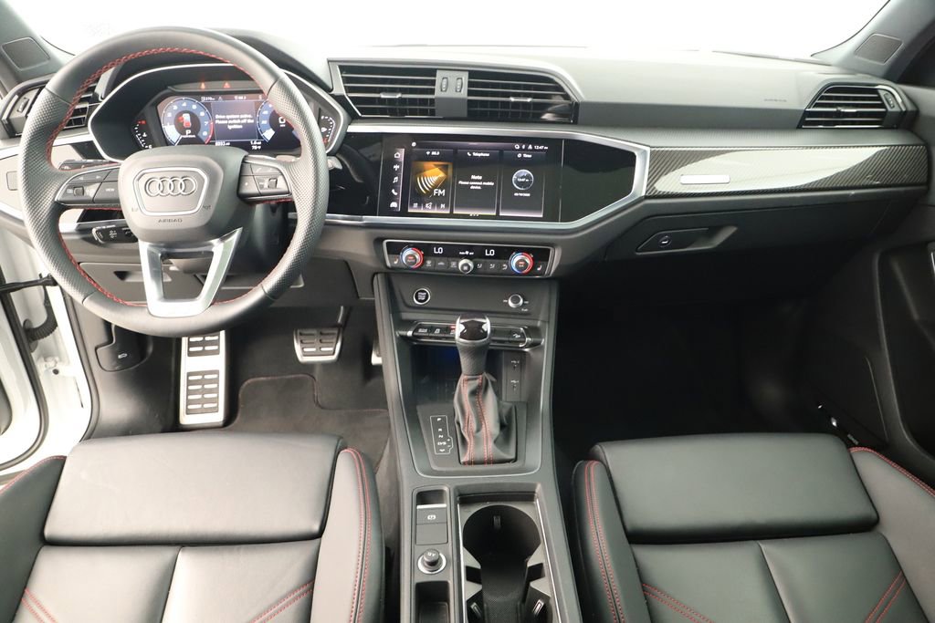 Certified 2025 Audi Q3 2.0T Premium Plus w/ Premium Plus Package AWD/4WD image 19