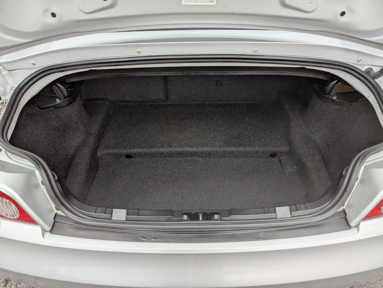 Used 2004 BMW Z4 3.0i image 37