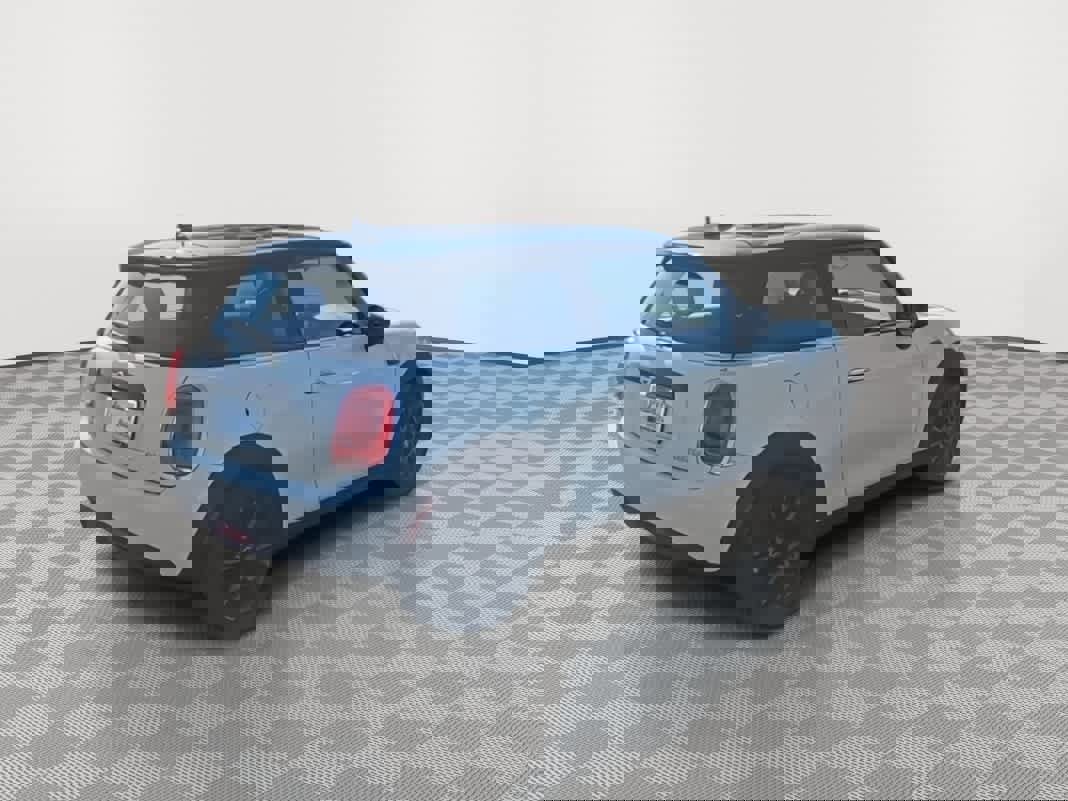 Used 2019 MINI Cooper 2-Door Hardtop image 8