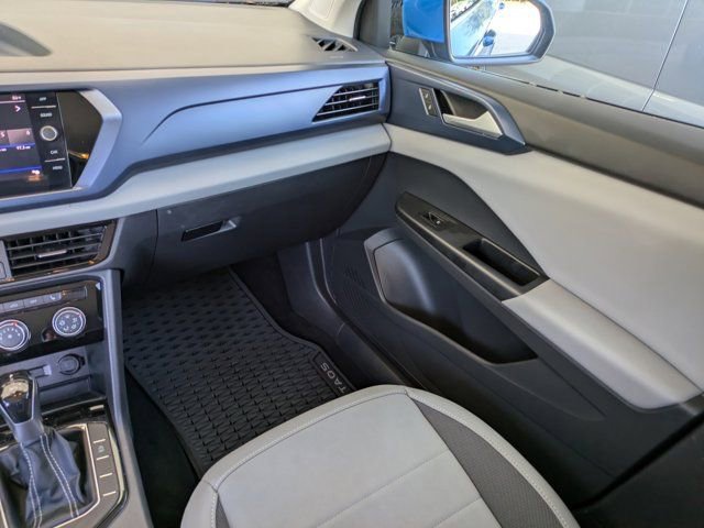 Used 2023 Volkswagen Taos SE w/ Black Wheel Package image 14