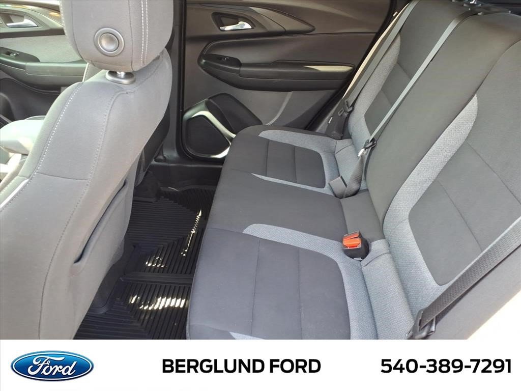 Used 2022 Chevrolet TrailBlazer LT FWD image 13
