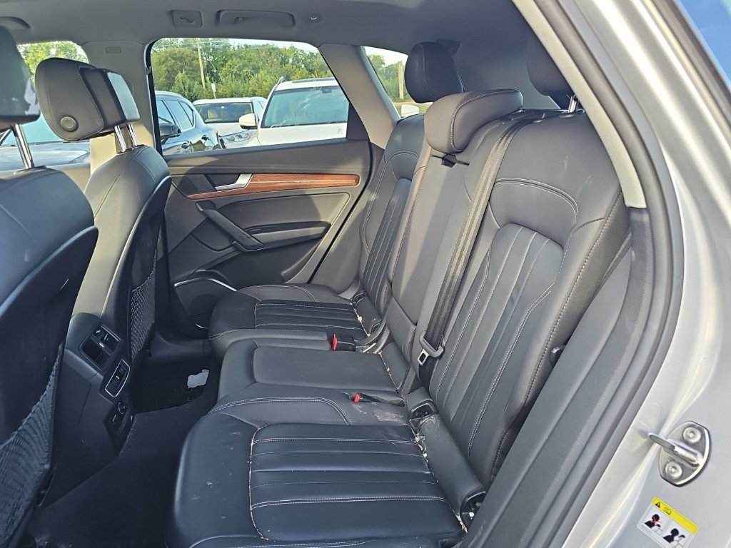 Used 2022 Audi Q5 2.0T Premium w/ Convenience Package AWD/4WD image 12