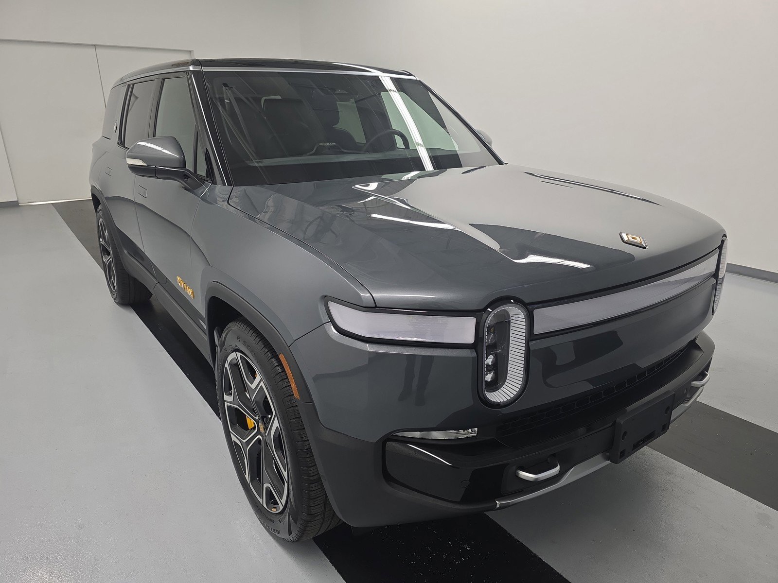 Used 2024 Rivian R1S Adventure AWD/4WD image 7
