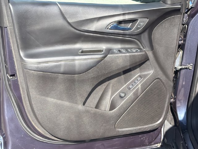 Used 2018 Chevrolet Equinox Premier FWD image 16
