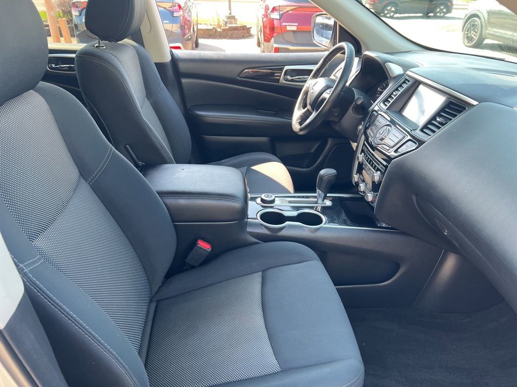 Used 2018 Nissan Pathfinder SV w/ Cargo Package image 19