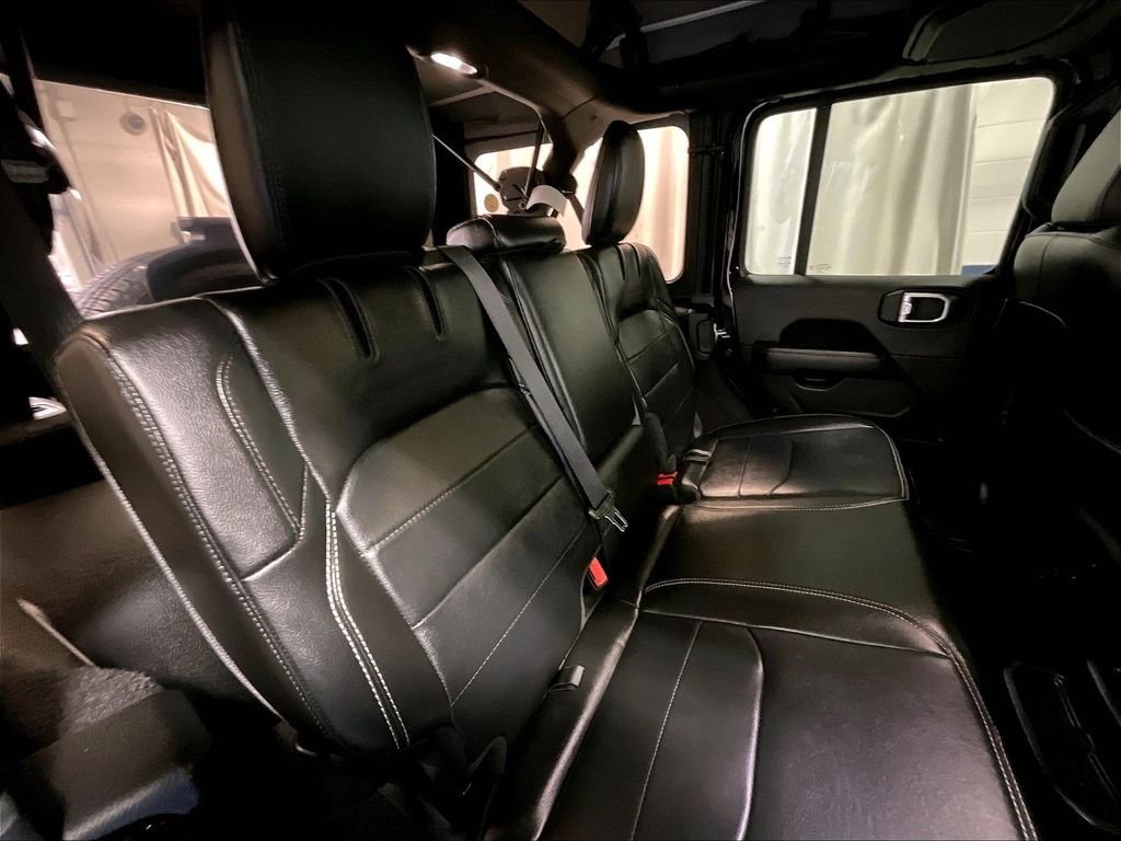 Used 2023 Jeep Wrangler Unlimited Sahara w/ Cold Weather Group AWD/4WD image 16