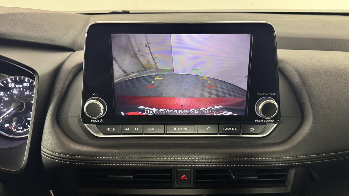 Used 2025 Nissan Rogue S AWD/4WD image 24
