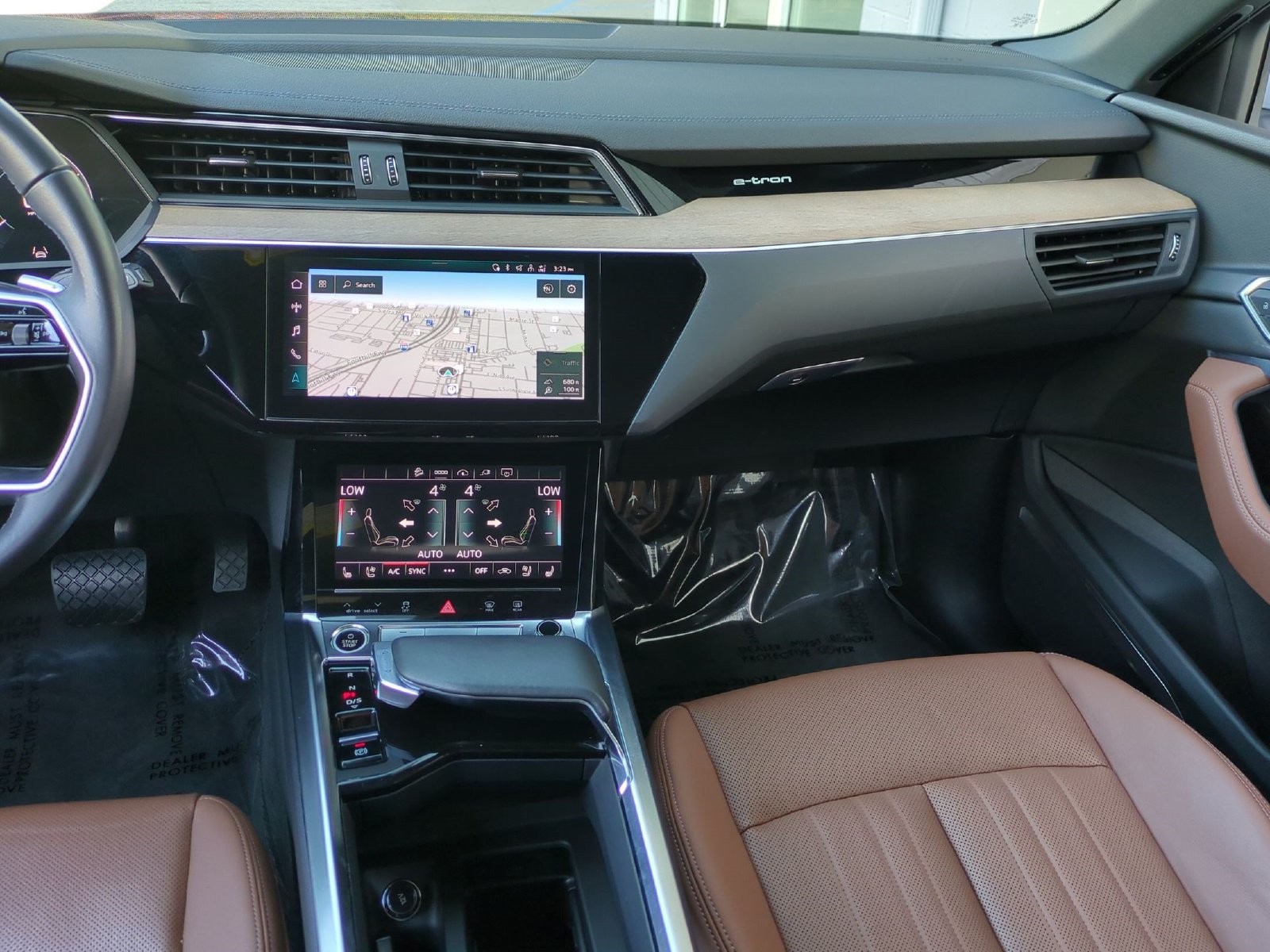 Used 2024 Audi Q8 e-tron Premium Plus AWD/4WD image 8