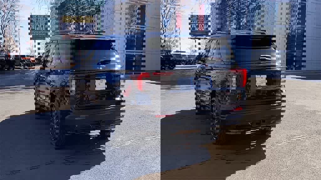 Used 2025 Ford Explorer ST-Line w/ Premium Package image 7