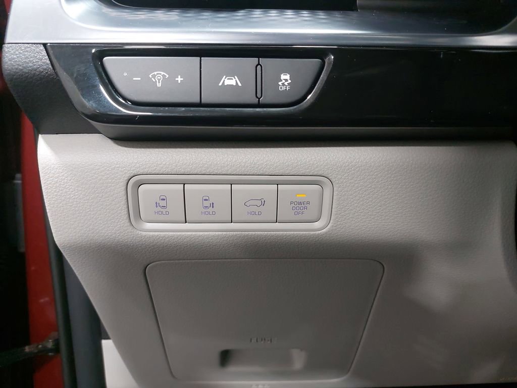 Used 2023 Kia Carnival SX Prestige image 28