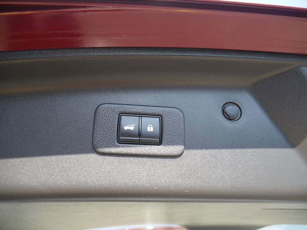 Used 2023 Nissan Armada Platinum w/ Captain's Chairs Package image 10