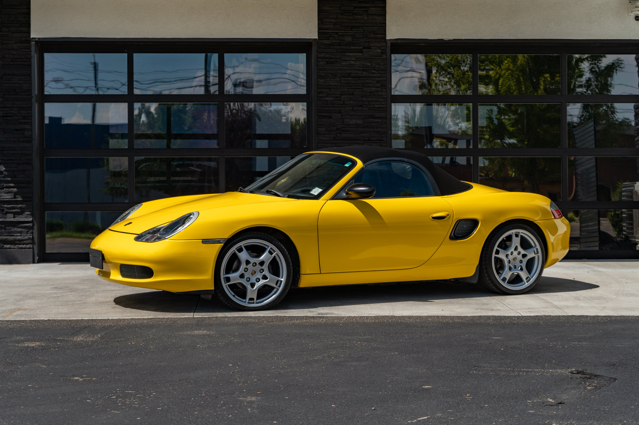 Used 1998 Porsche Boxster RWD image 2
