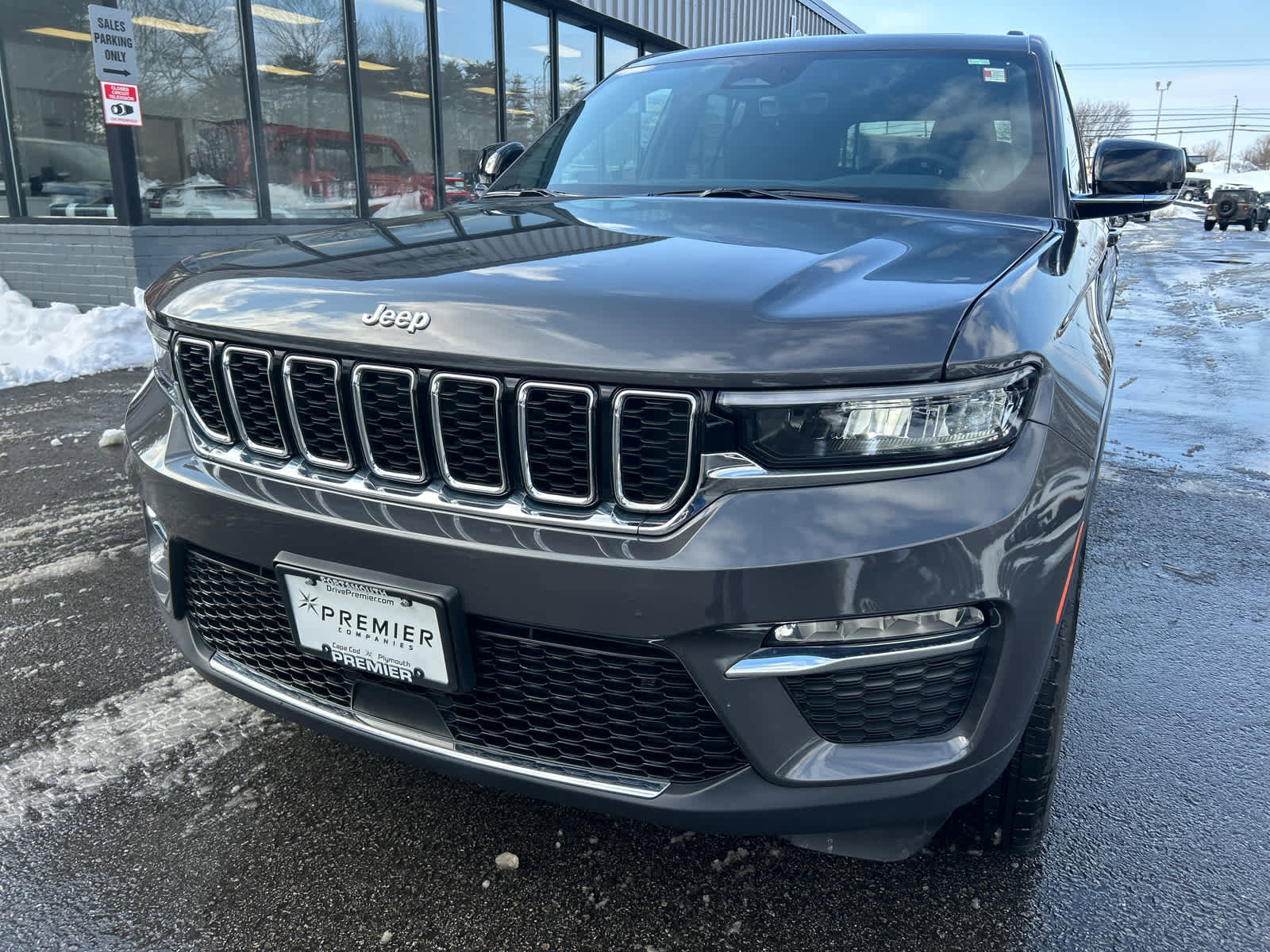 Used 2025 Jeep Grand Cherokee Limited w/ Trailer Tow Package image 11