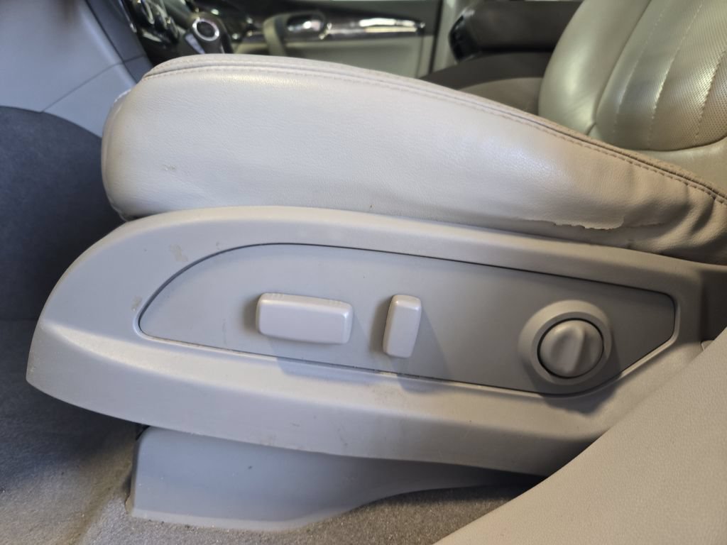 Used 2017 Buick Enclave Leather w/ Trailering Package AWD/4WD image 30