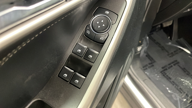 Used 2024 Ford Explorer XLT AWD/4WD image 20