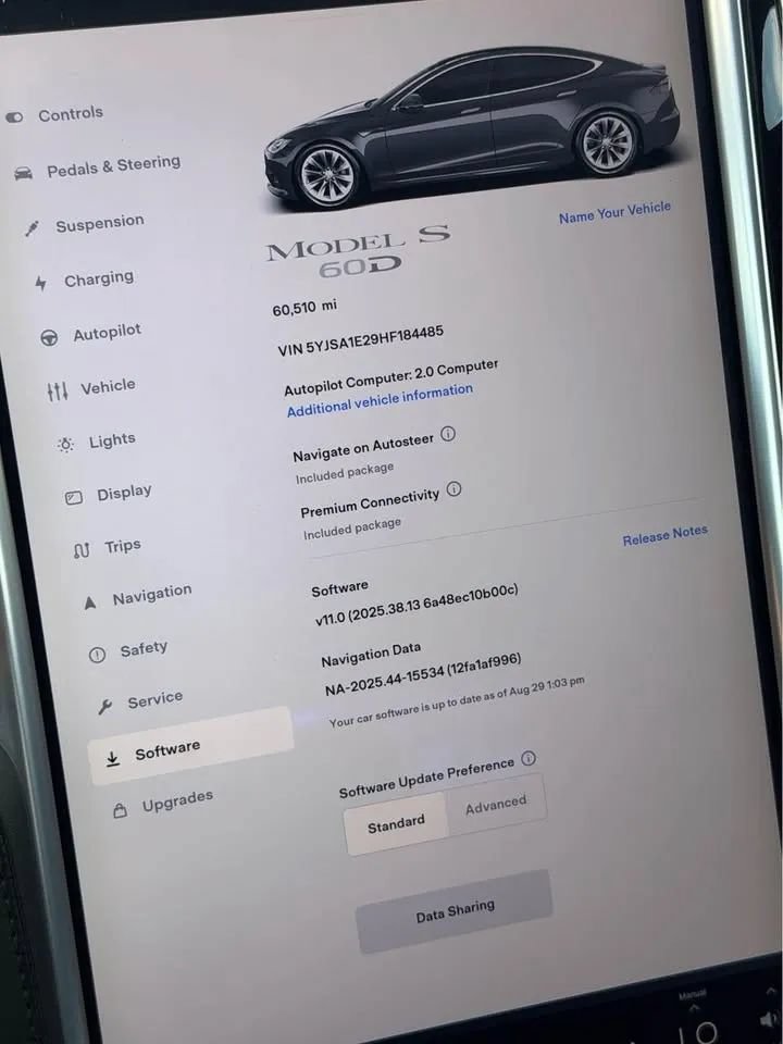 Used 2017 Tesla Model S 60D AWD/4WD image 10