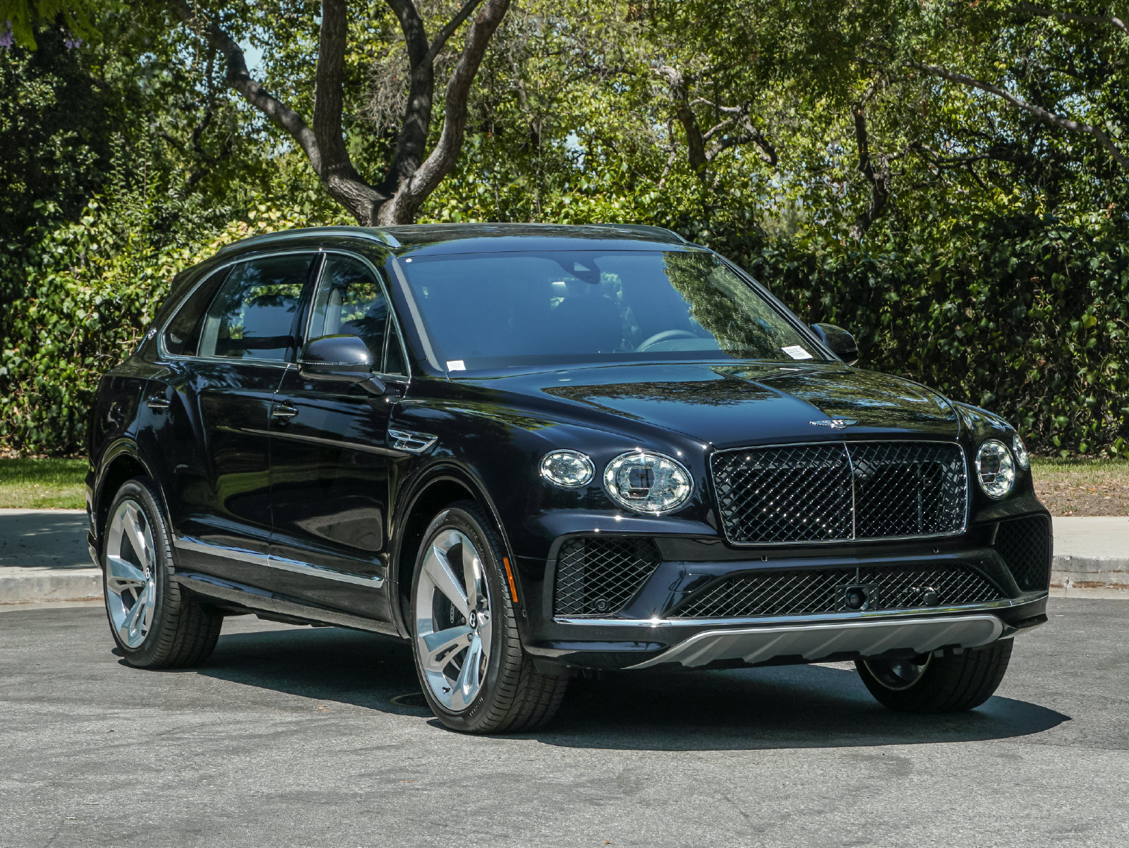New 2025 Bentley Bentayga Extended Wheelbase AWD/4WD image 9
