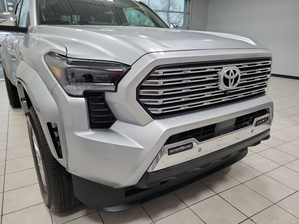 Used 2025 Toyota Tacoma Limited image 30