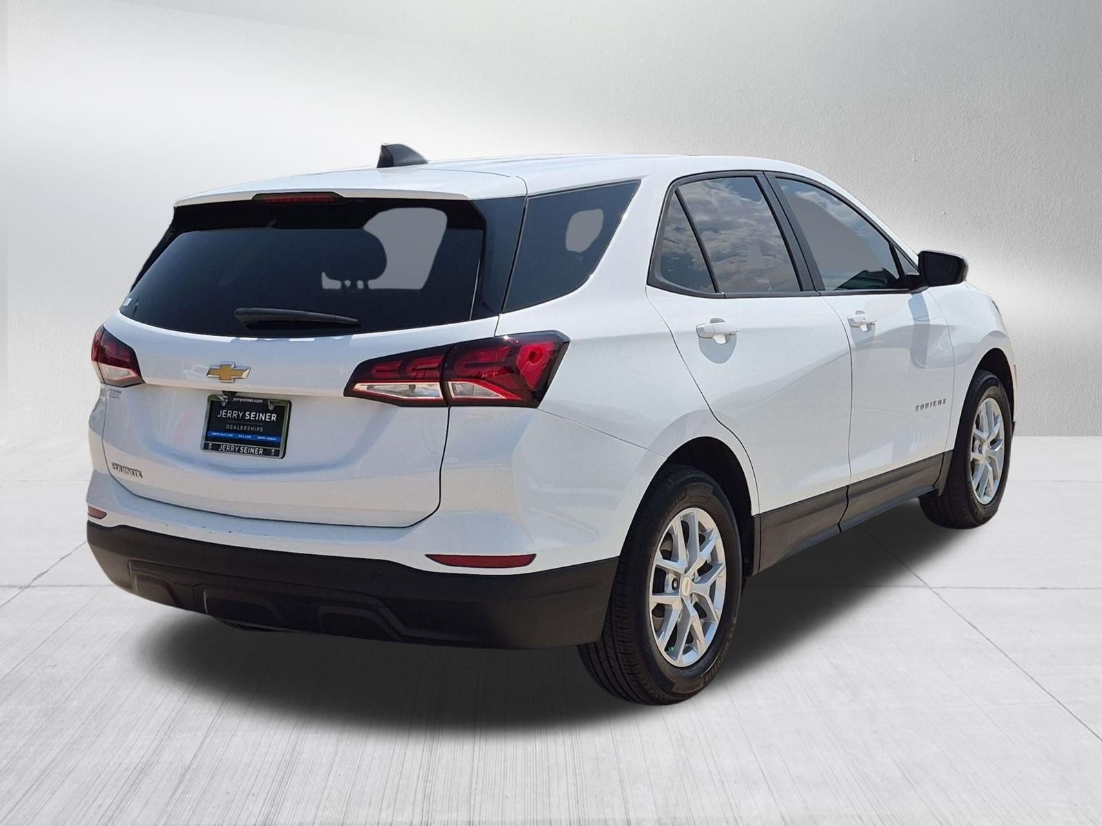 Certified 2024 Chevrolet Equinox LS w/ LS Convenience Package FWD image 6