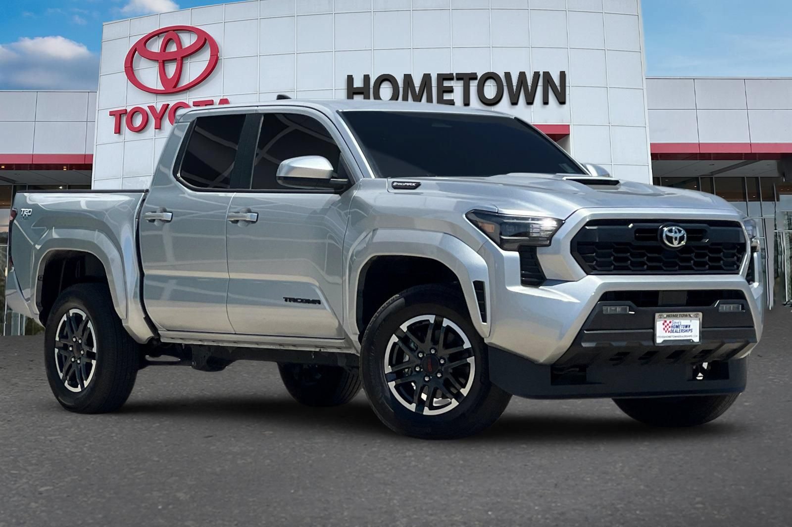 Certified 2025 Toyota Tacoma TRD Sport AWD/4WD image 2