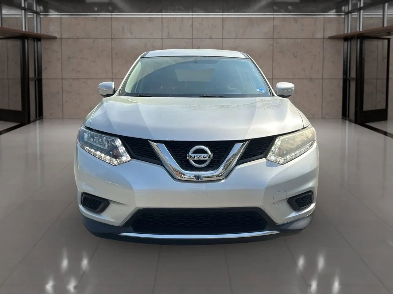 Used 2015 Nissan Rogue S image 2
