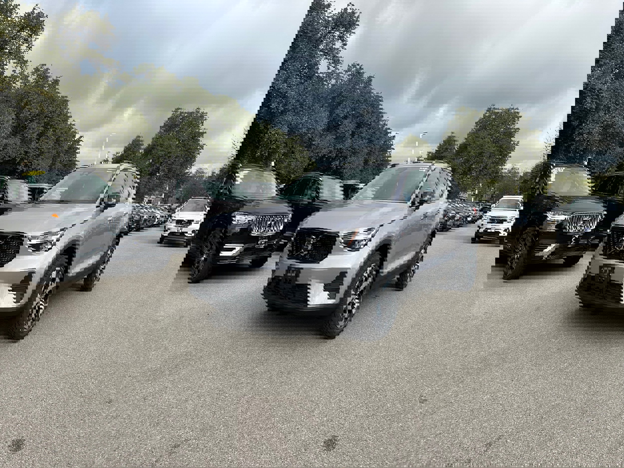 New 2026 Volvo XC40 B5 Core image 2