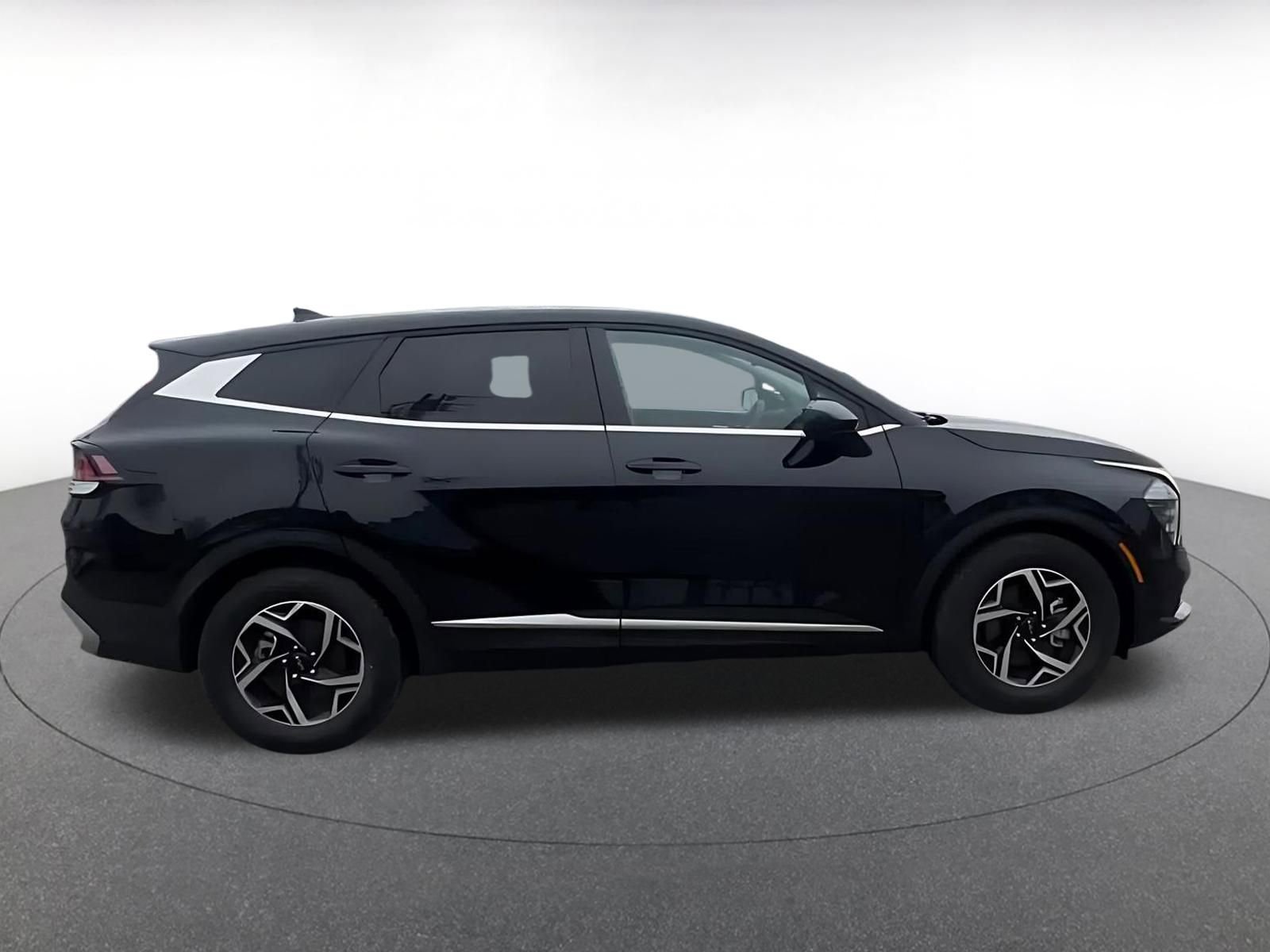 Used 2025 Kia Sportage LX FWD image 16