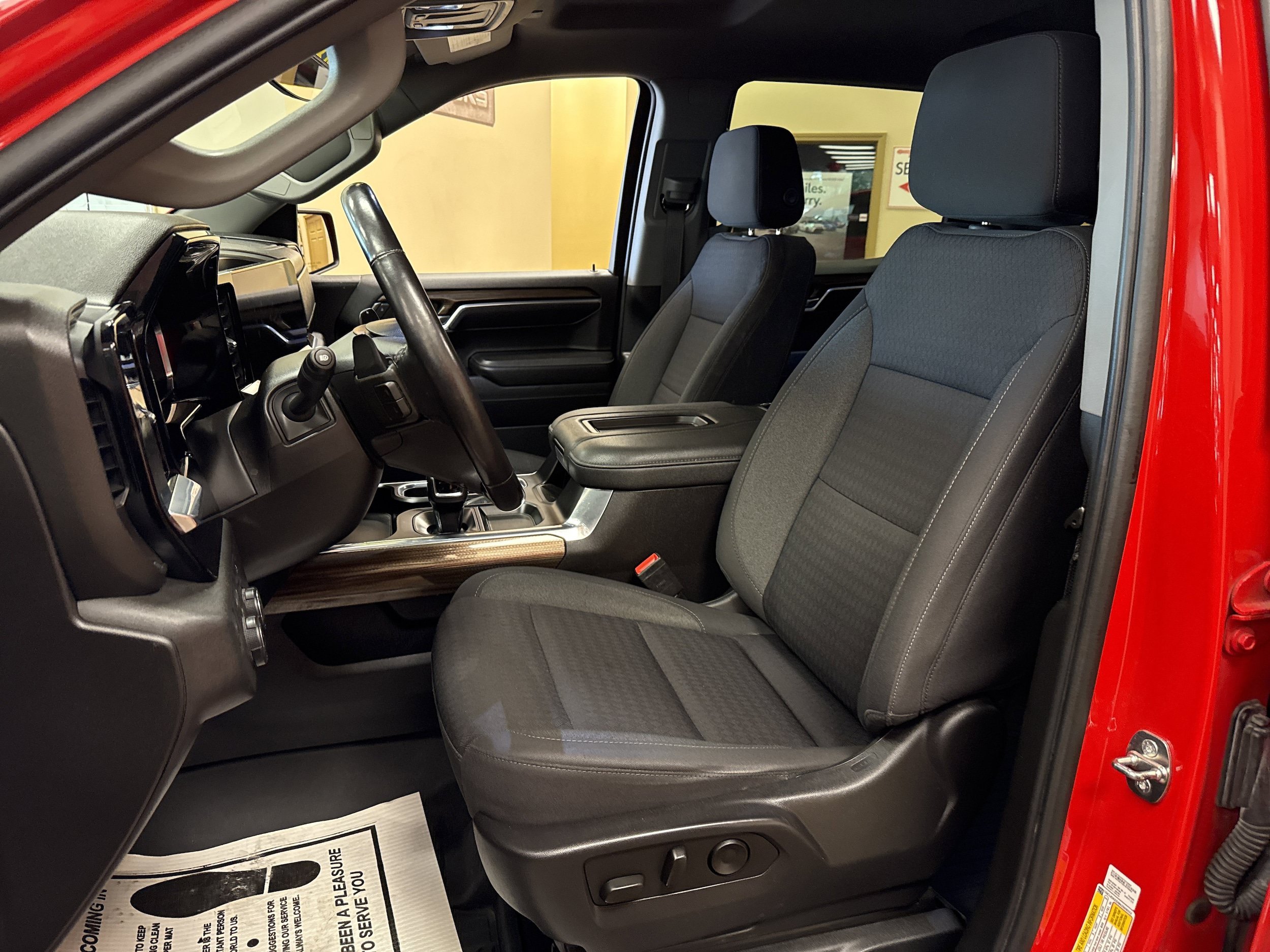 Used 2022 Chevrolet Silverado 1500 RST AWD/4WD image 30