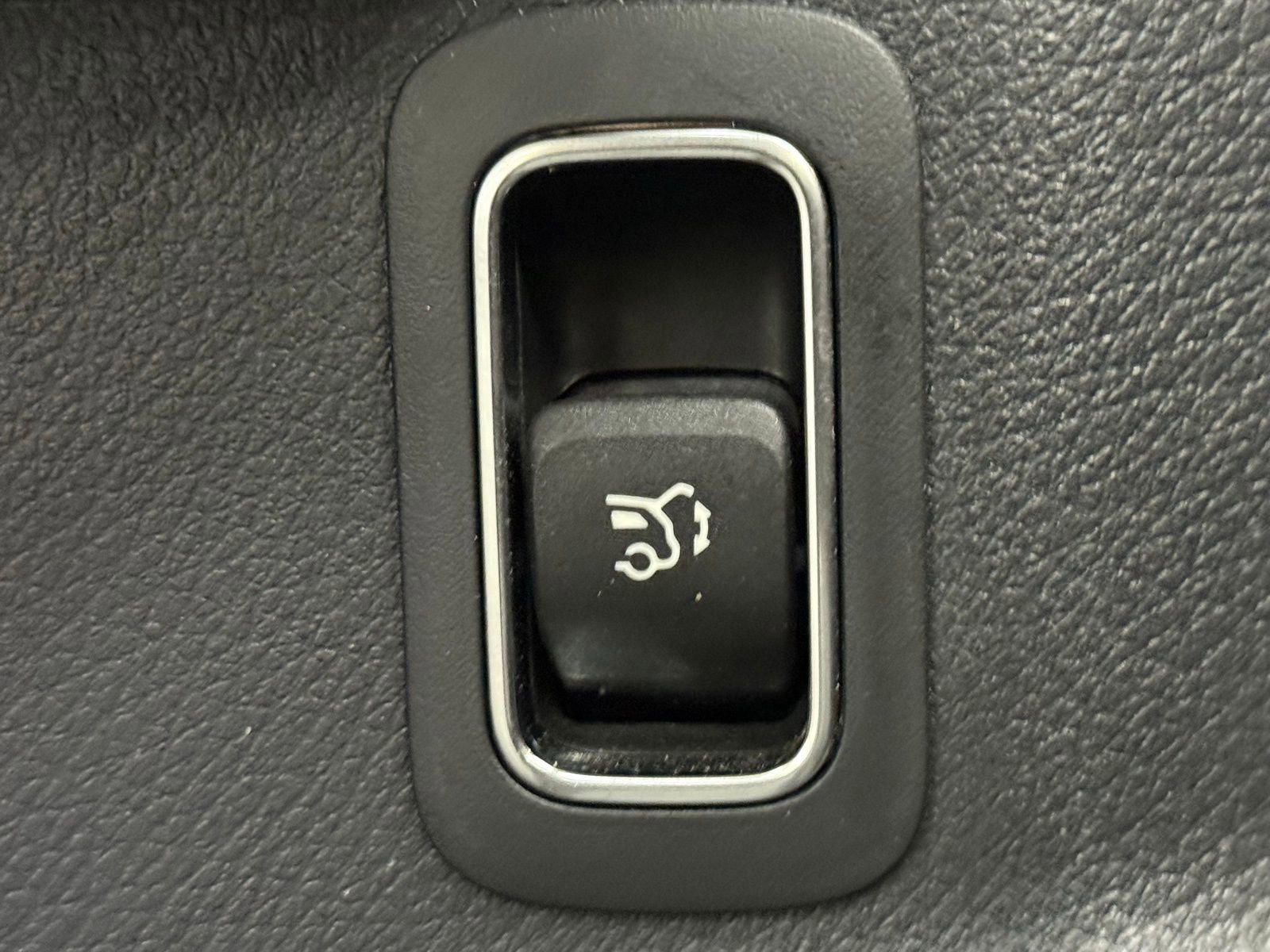 Used 2023 Mercedes-Benz GLB 250 4MATIC image 20