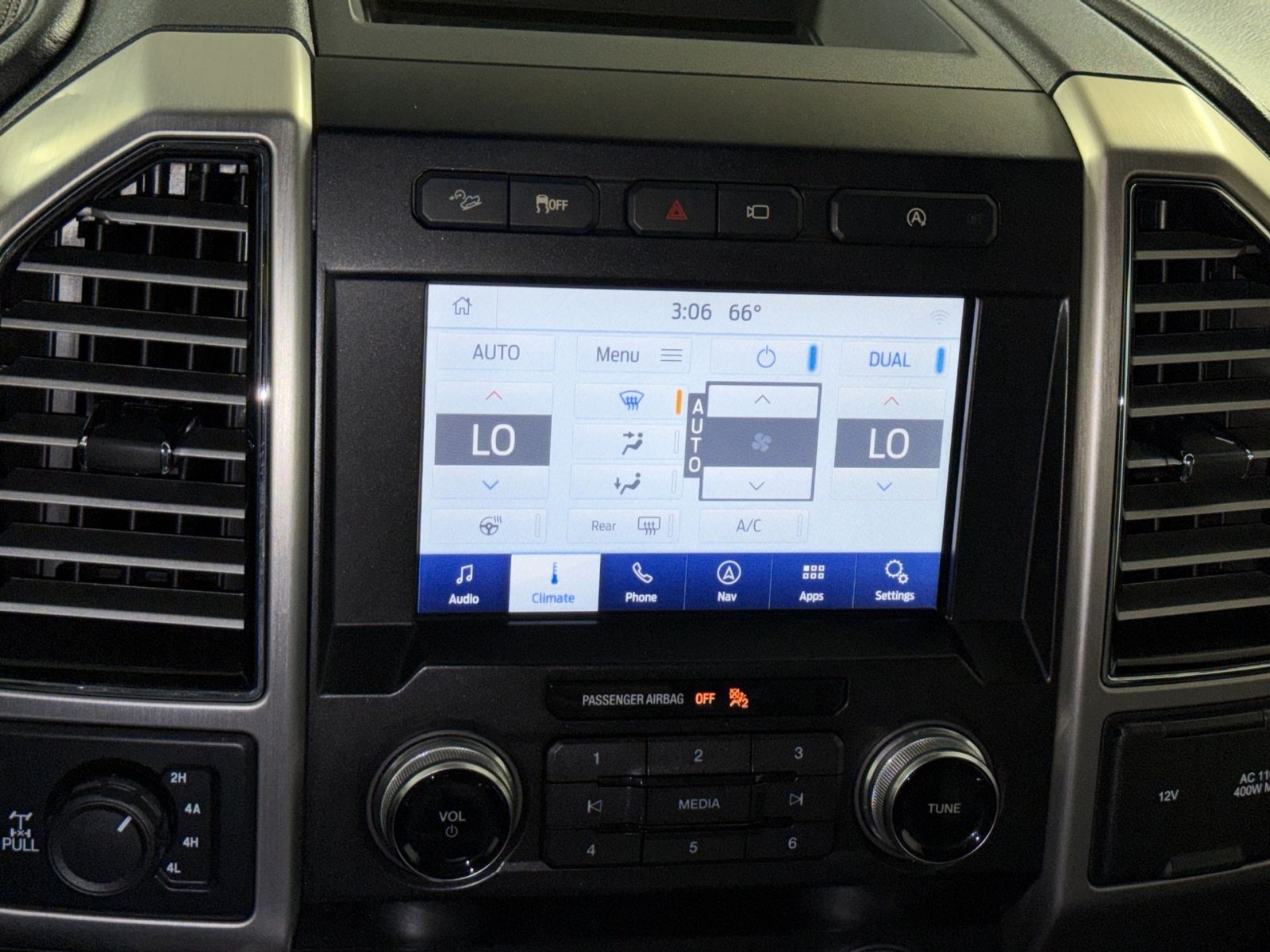 Used 2019 Ford F150 Platinum w/ Equipment Group 701A Luxury AWD/4WD image 21