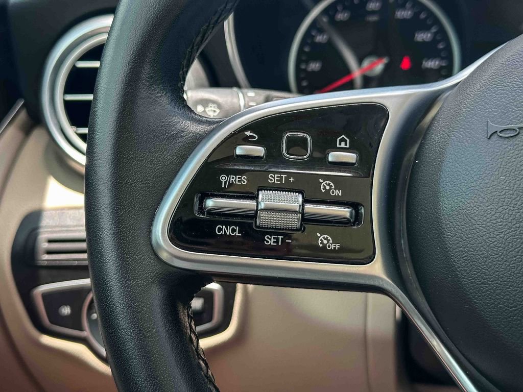 Used 2020 Mercedes-Benz GLC 300 image 30
