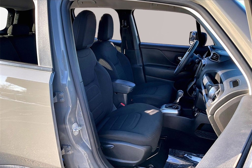 Used 2022 Jeep Renegade Latitude image 7