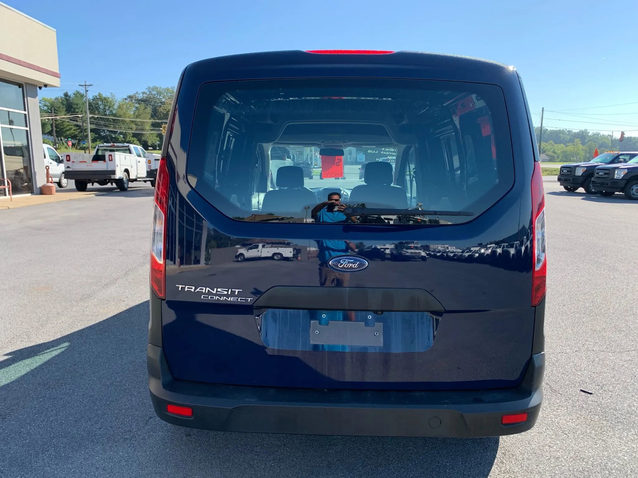 Used 2022 Ford Transit Connect XL image 6
