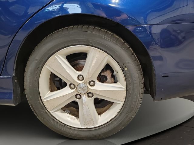 Used 2010 Toyota Camry SE FWD image 33